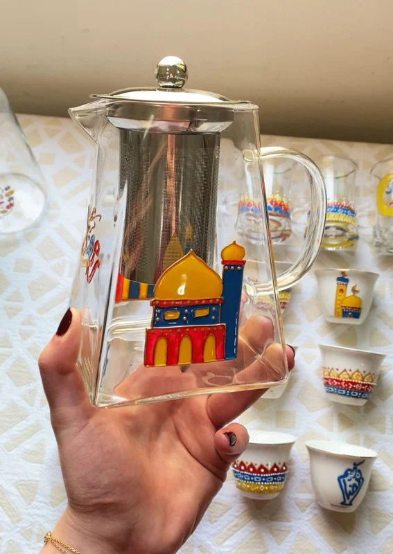 Glass Teapot with Decorative Design